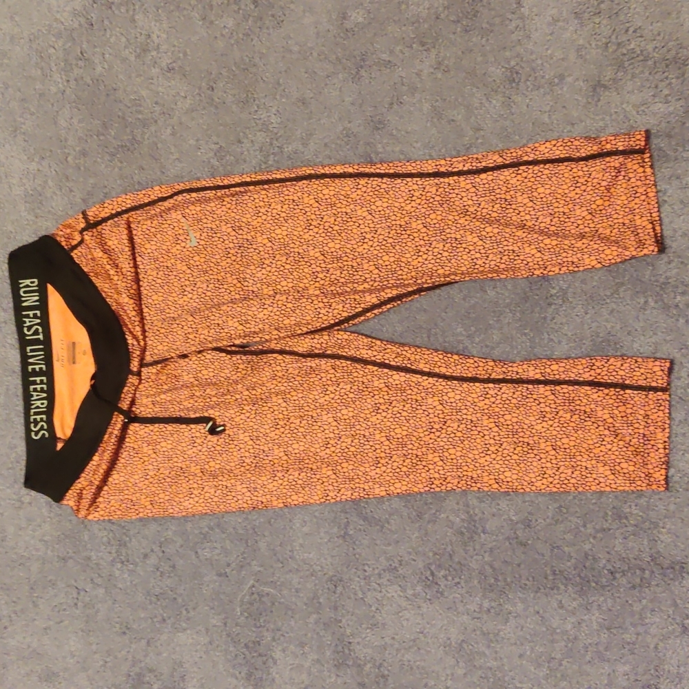 Dry fit Nike capri leggins animal print